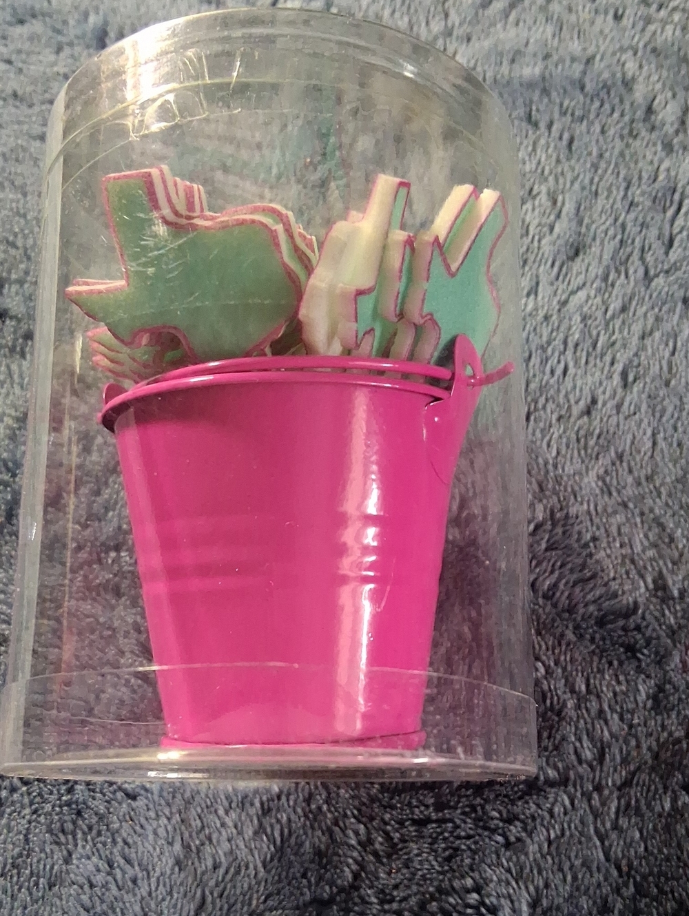 Party Craft Mini Pink Metal Bucket with Green Plastic texas food picks